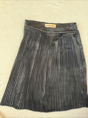 Vintage Roccobarocco Prêt-à-Porter 100% Silk Black Pleated Skirt
